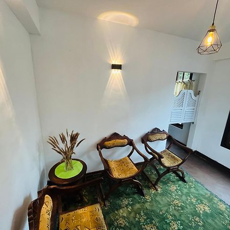 The Urban Hideout Apartment Нувара Елия Екстериор снимка