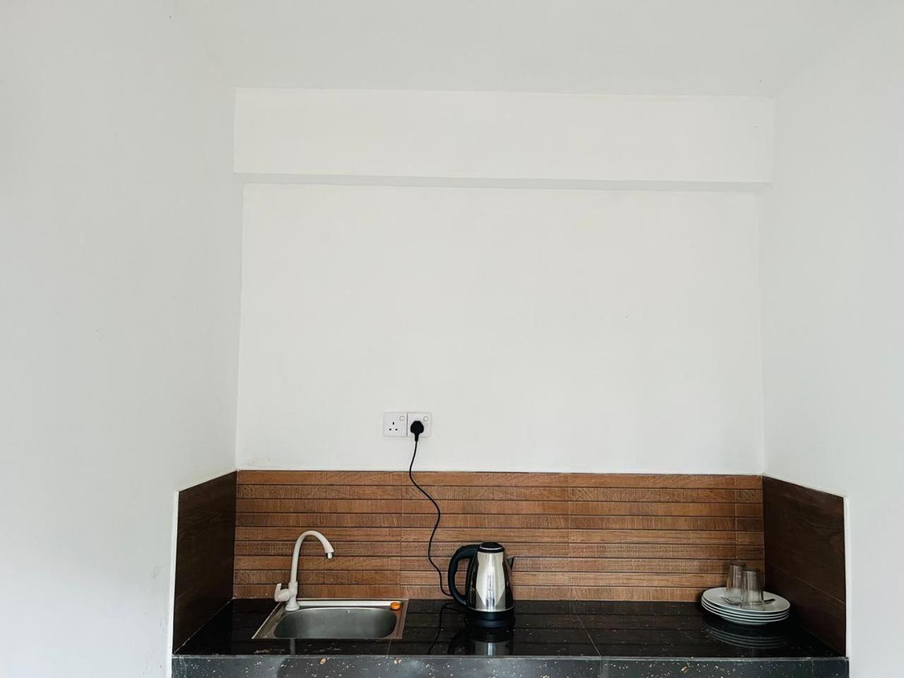 The Urban Hideout Apartment Нувара Елия Екстериор снимка