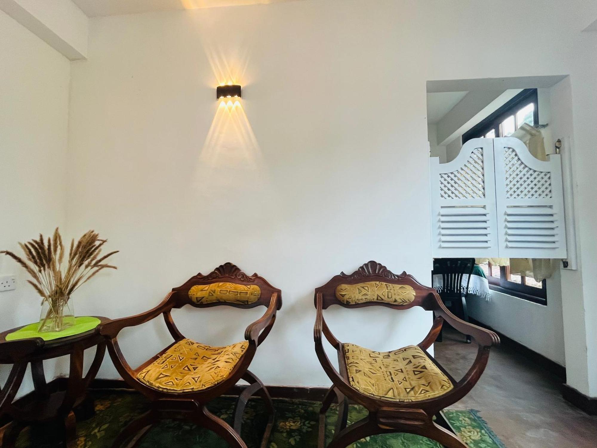 The Urban Hideout Apartment Нувара Елия Екстериор снимка