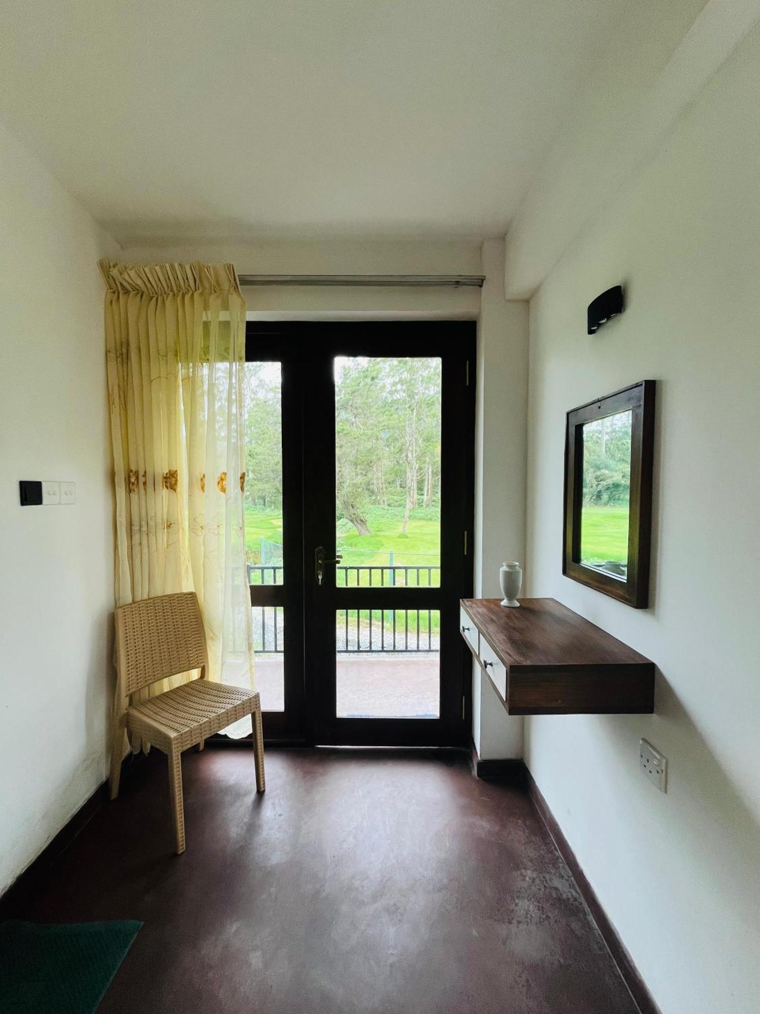 The Urban Hideout Apartment Нувара Елия Екстериор снимка
