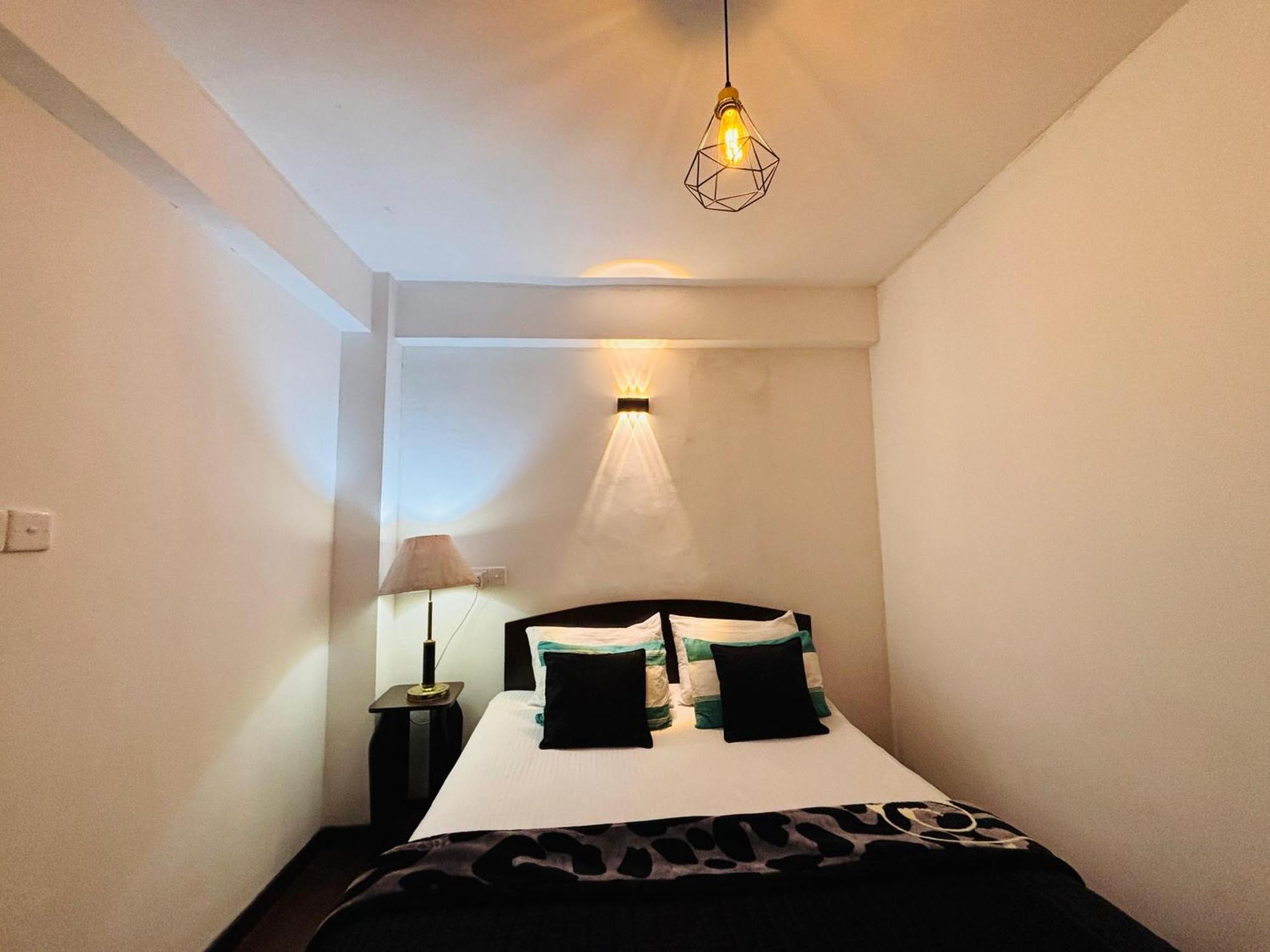 The Urban Hideout Apartment Нувара Елия Екстериор снимка